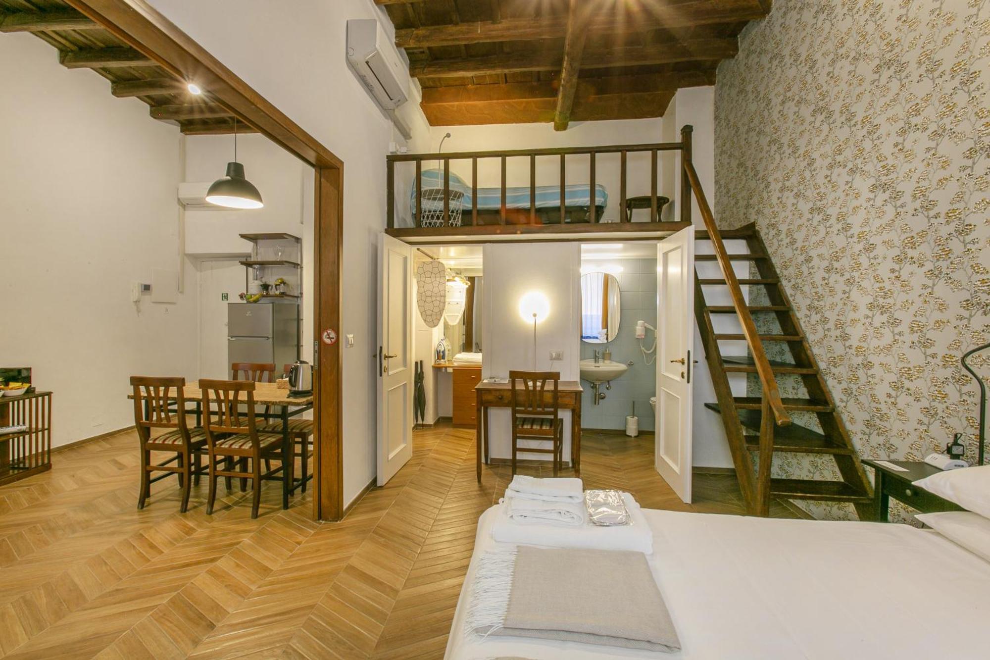Apartment Trevi Little Palace #2 *